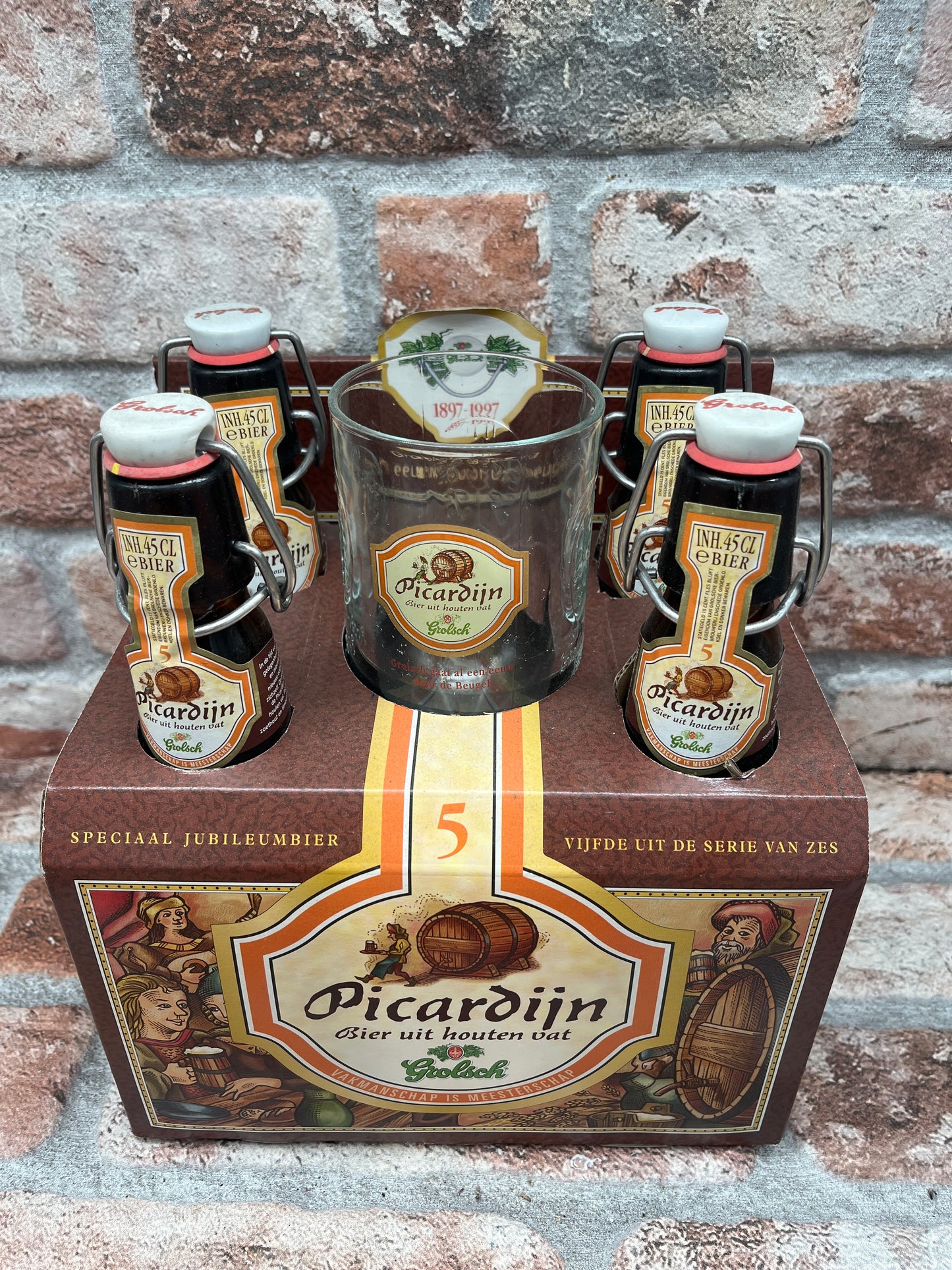 Grolsch Jubilee Beer Set 6 x 4 bottles plus 6 glasses in honor of 100 years of swing-top bottles 1997 - 44 CL