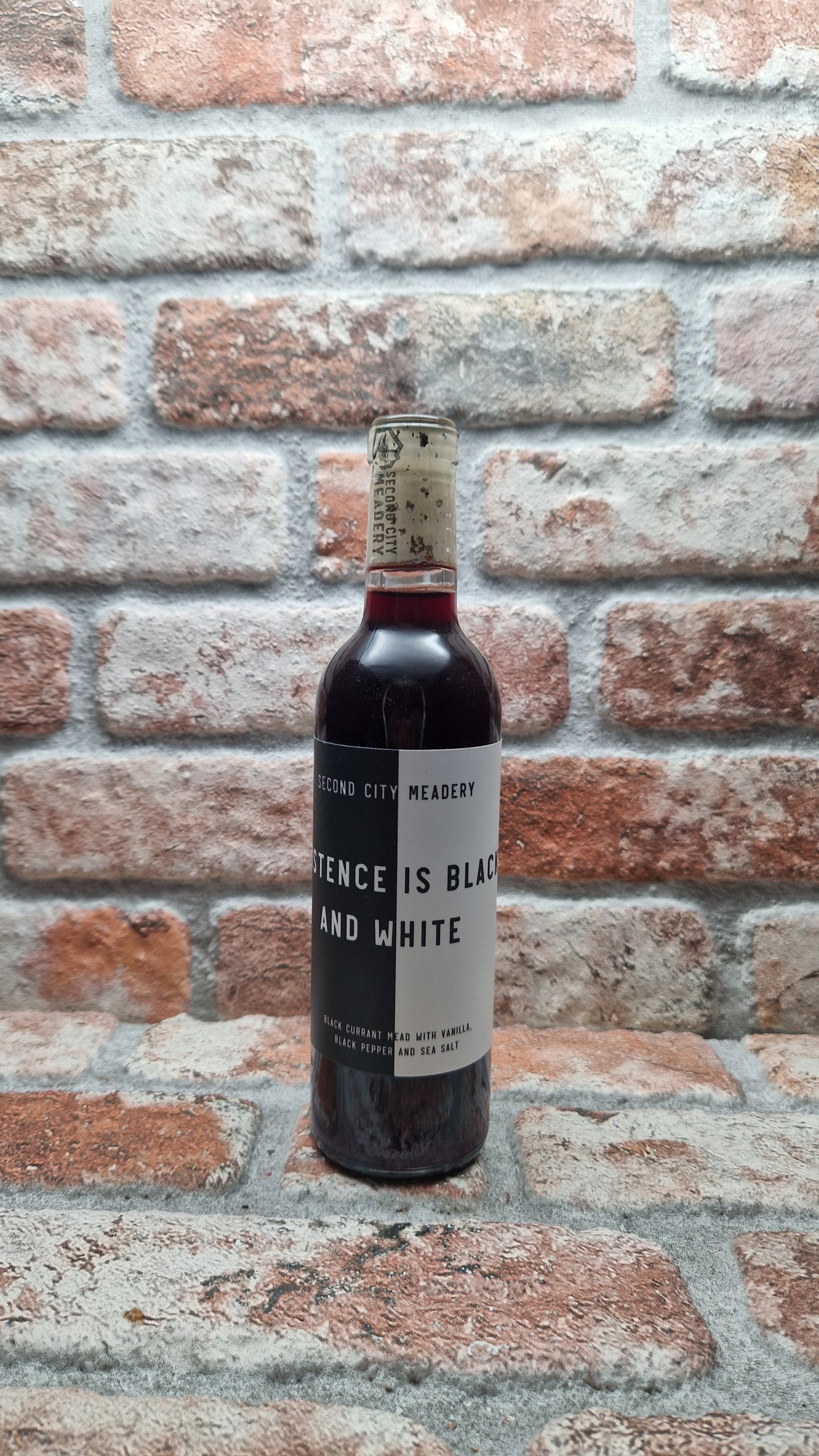 Second City Meadery Existence Is Black And White Medebier - 37.5 CL